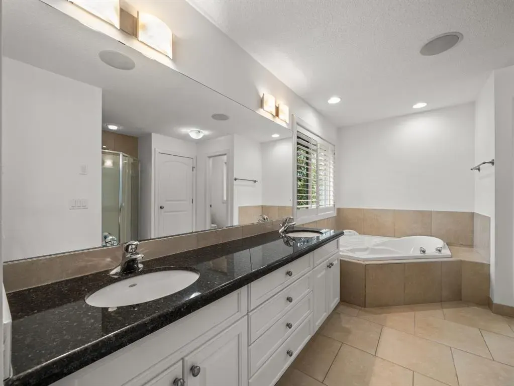 298075 218 Street W, #200