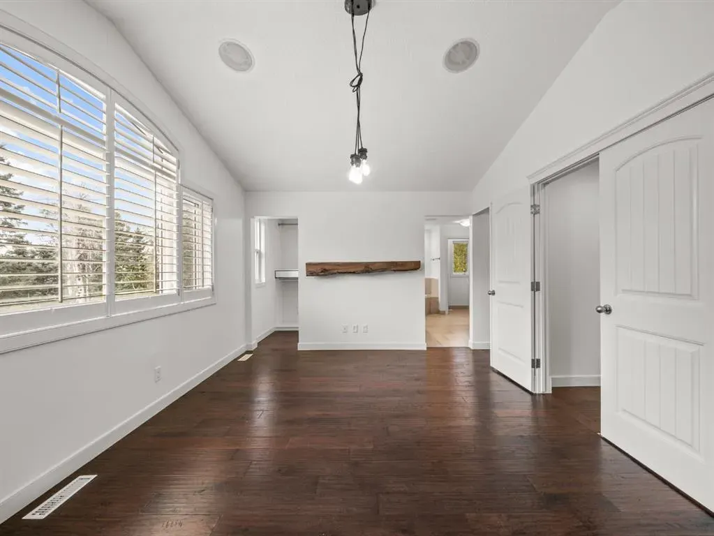 298075 218 Street W, #200