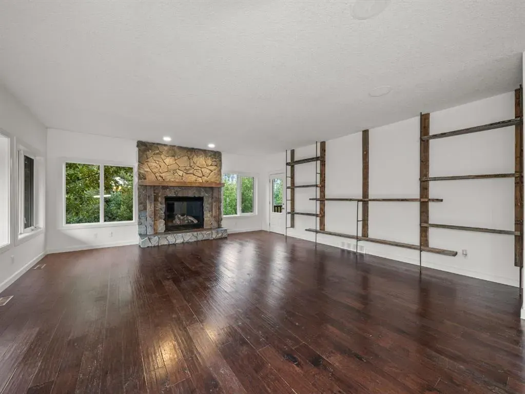 298075 218 Street W, #200