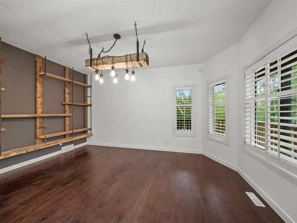 298075 218 Street W, #200