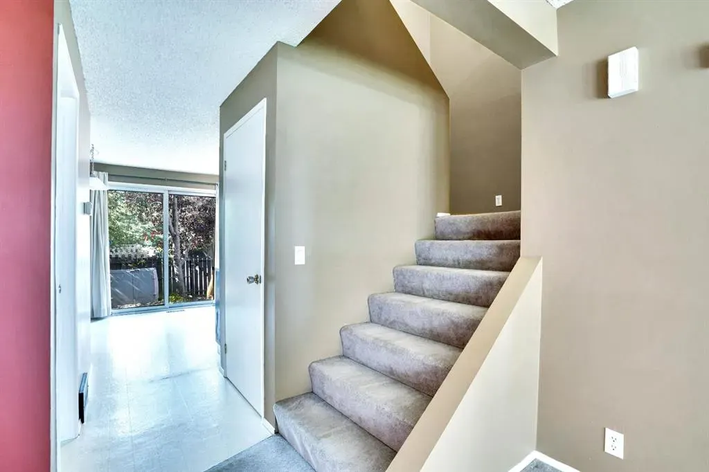380 Bermuda Drive NW, #4