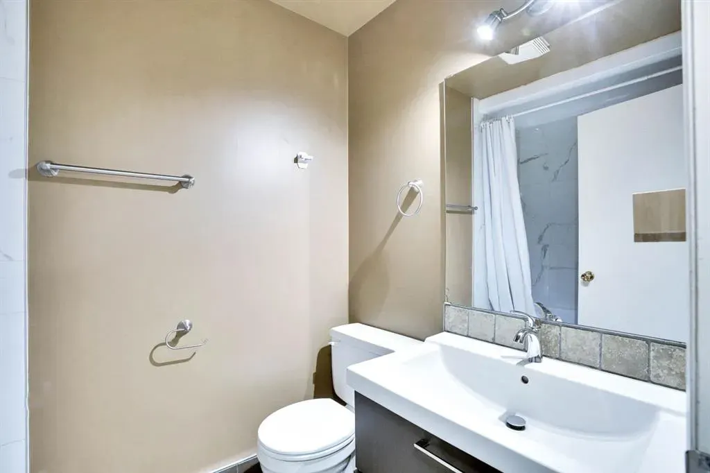 380 Bermuda Drive NW, #4