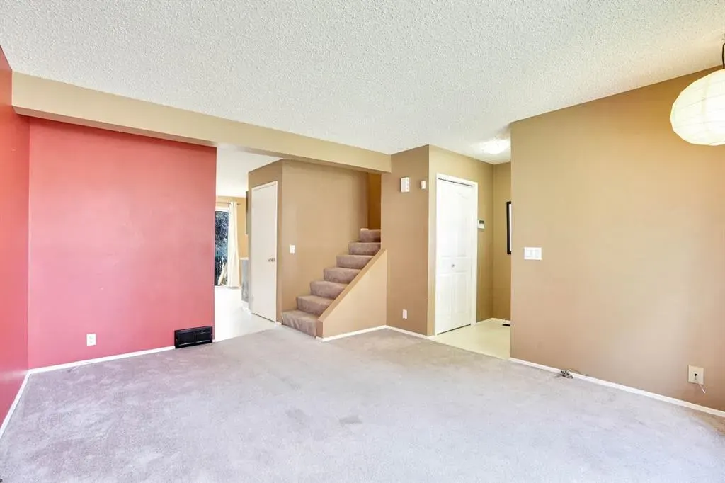 380 Bermuda Drive NW, #4