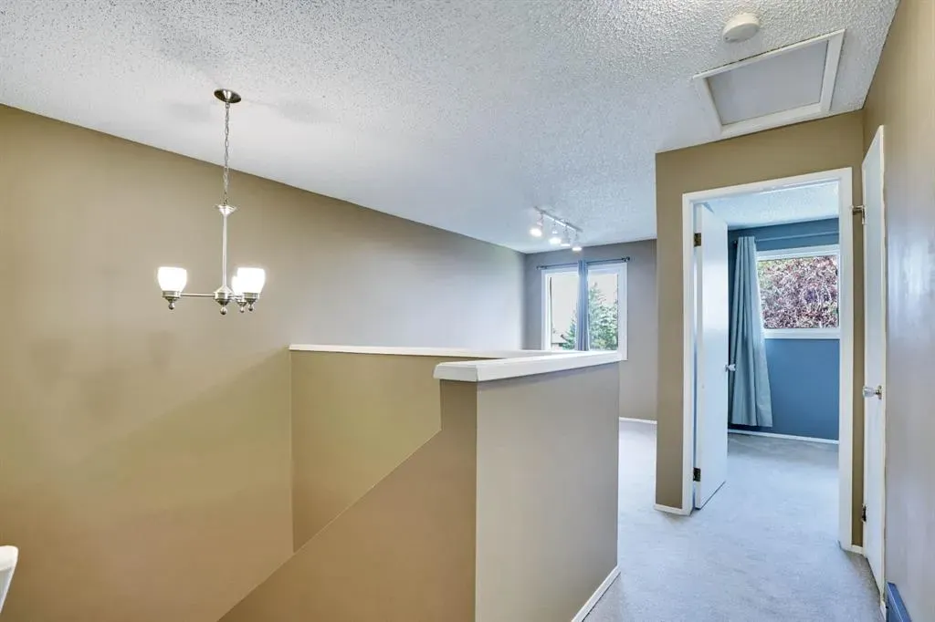380 Bermuda Drive NW, #4