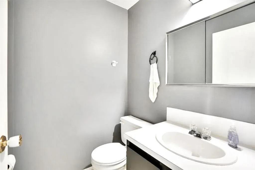 380 Bermuda Drive NW, #4
