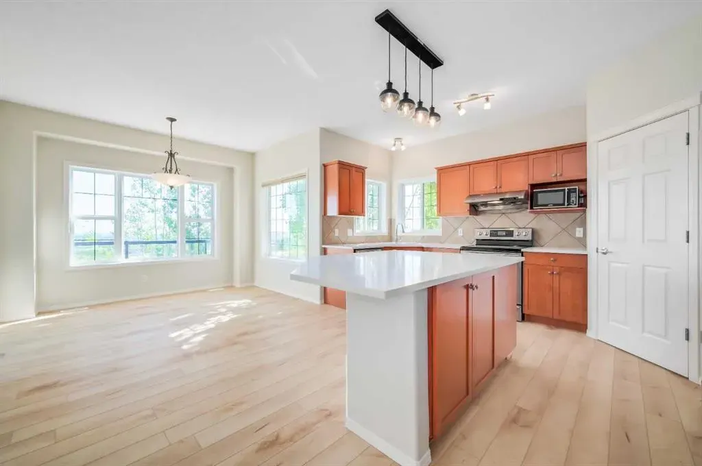 109 Sherwood Way NW