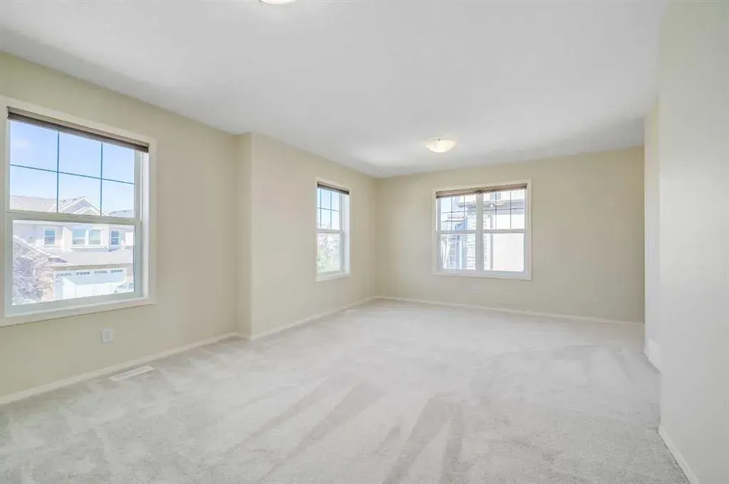 109 Sherwood Way NW