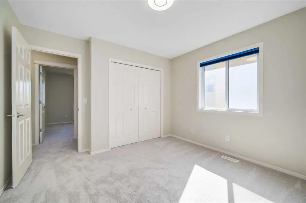 109 Sherwood Way NW