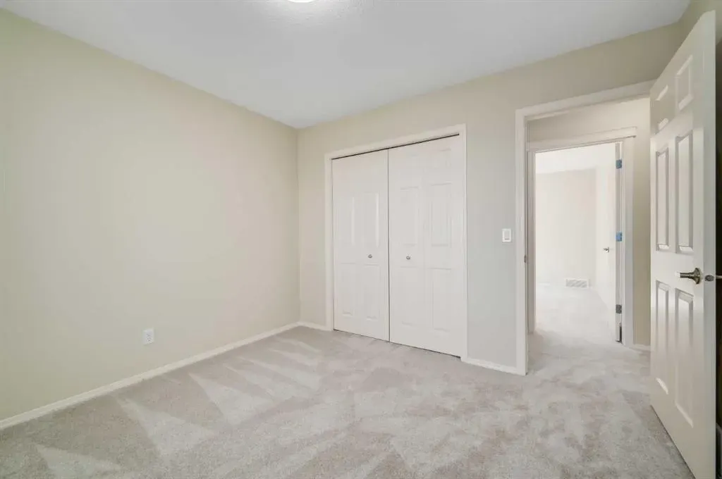 109 Sherwood Way NW