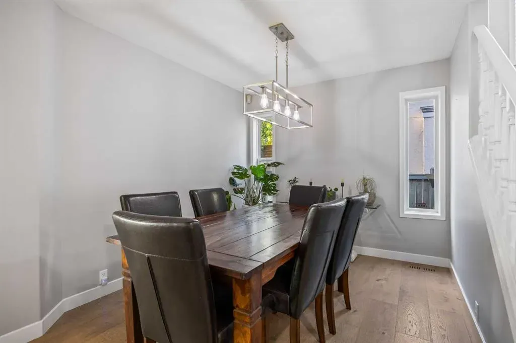 47 Mckenzie Lake Crescent SE
