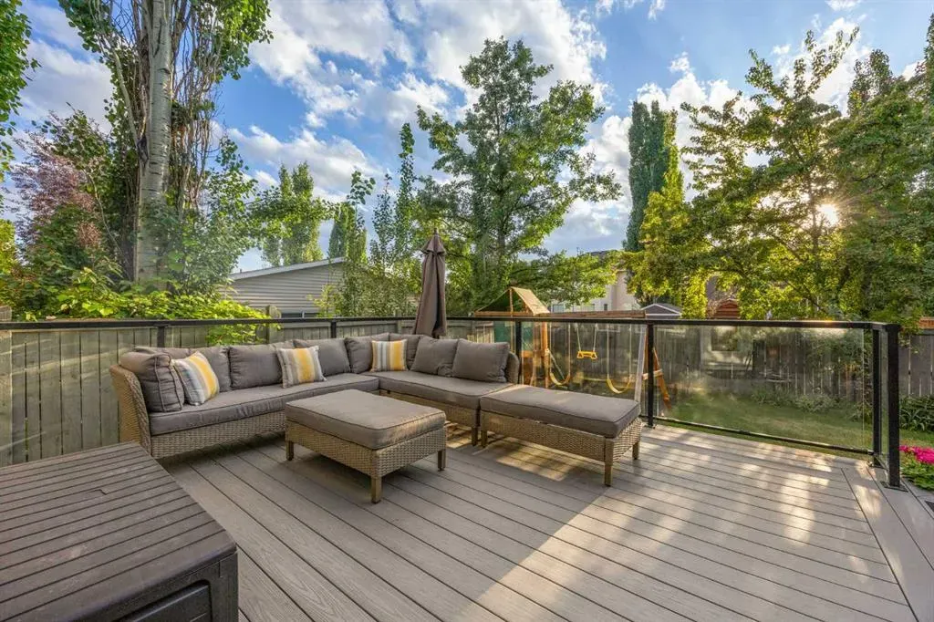 47 Mckenzie Lake Crescent SE