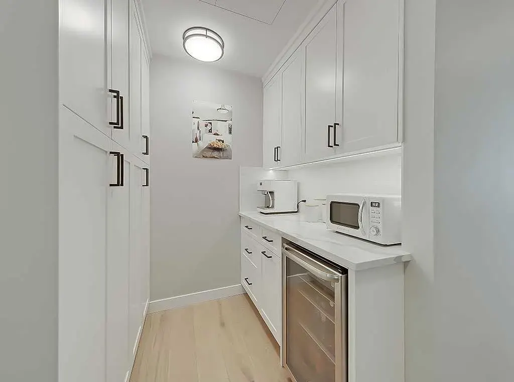 135 Lebel Crescent NW, #201