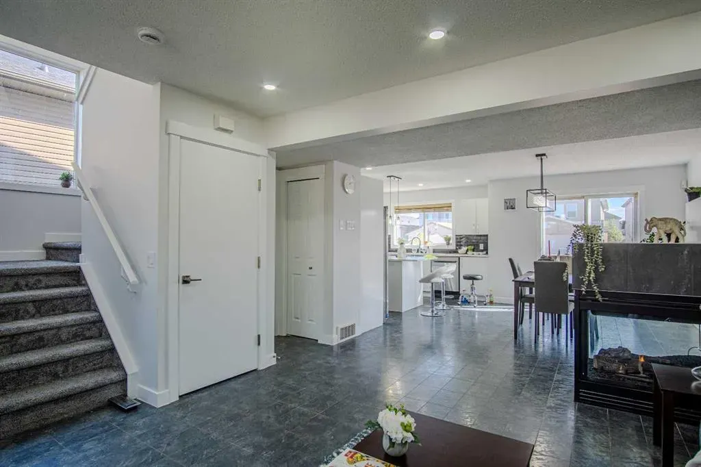 23 Saddlebrook Gardens NE