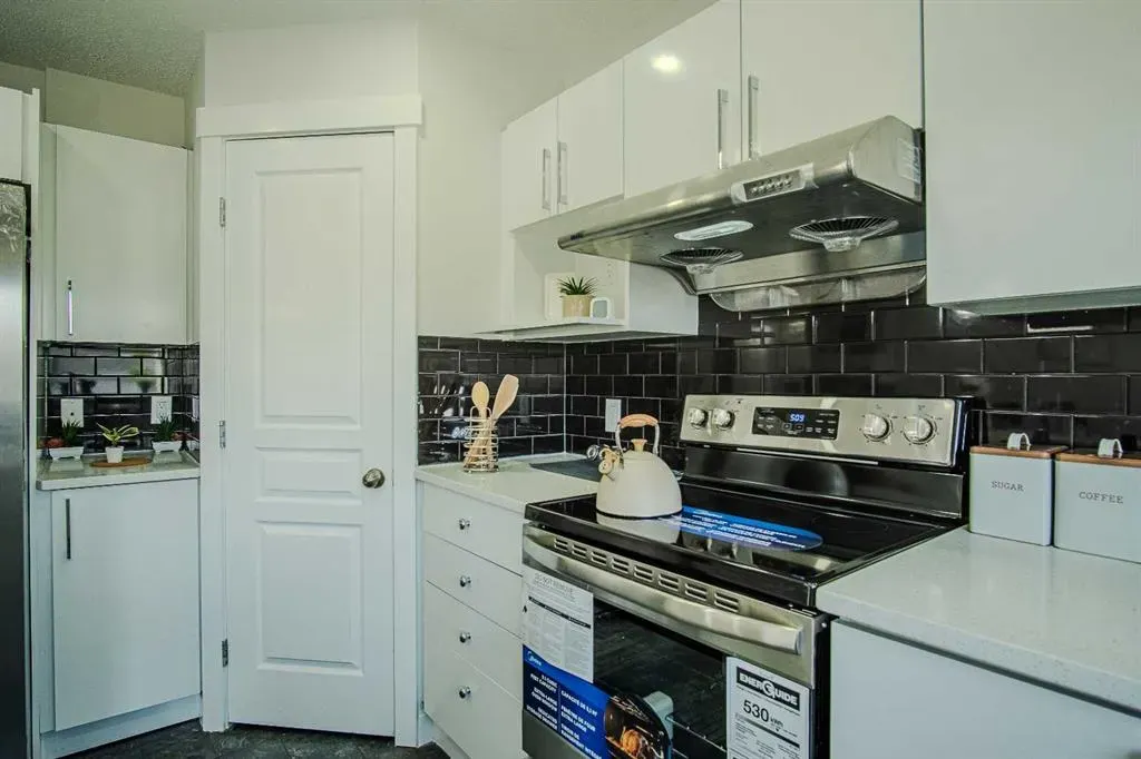 23 Saddlebrook Gardens NE