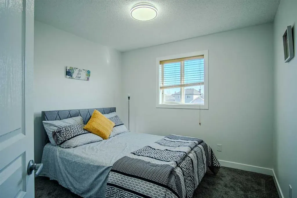 23 Saddlebrook Gardens NE