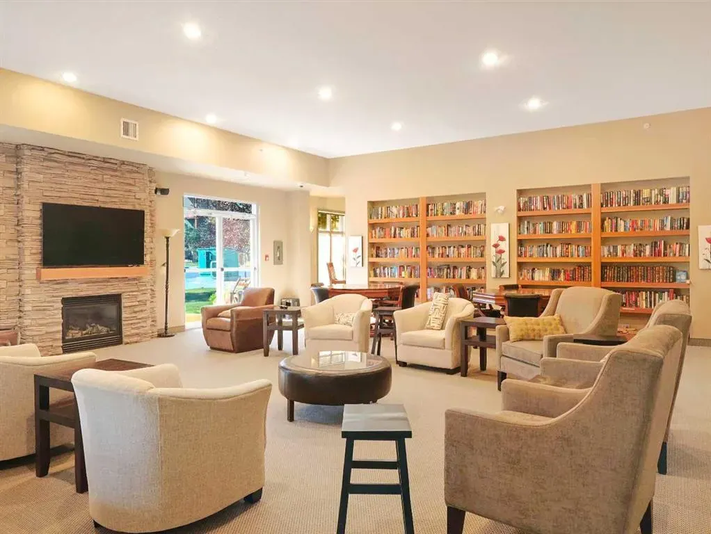 92 Crystal Shores Road, #4306
