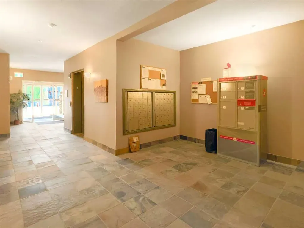 92 Crystal Shores Road, #4306