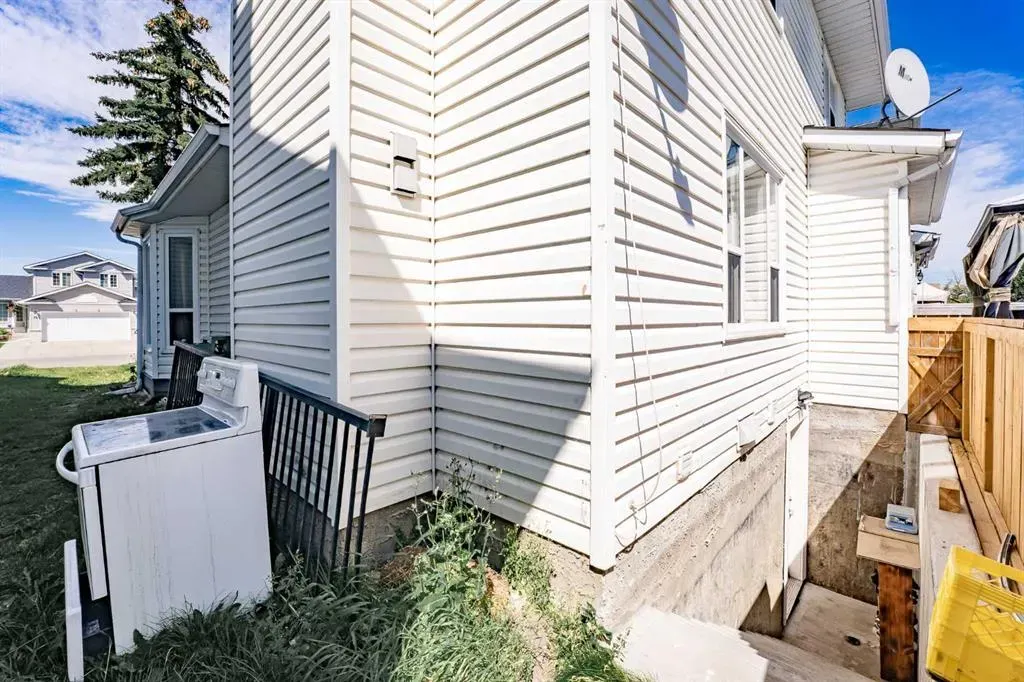 77 Del Ray Road NE