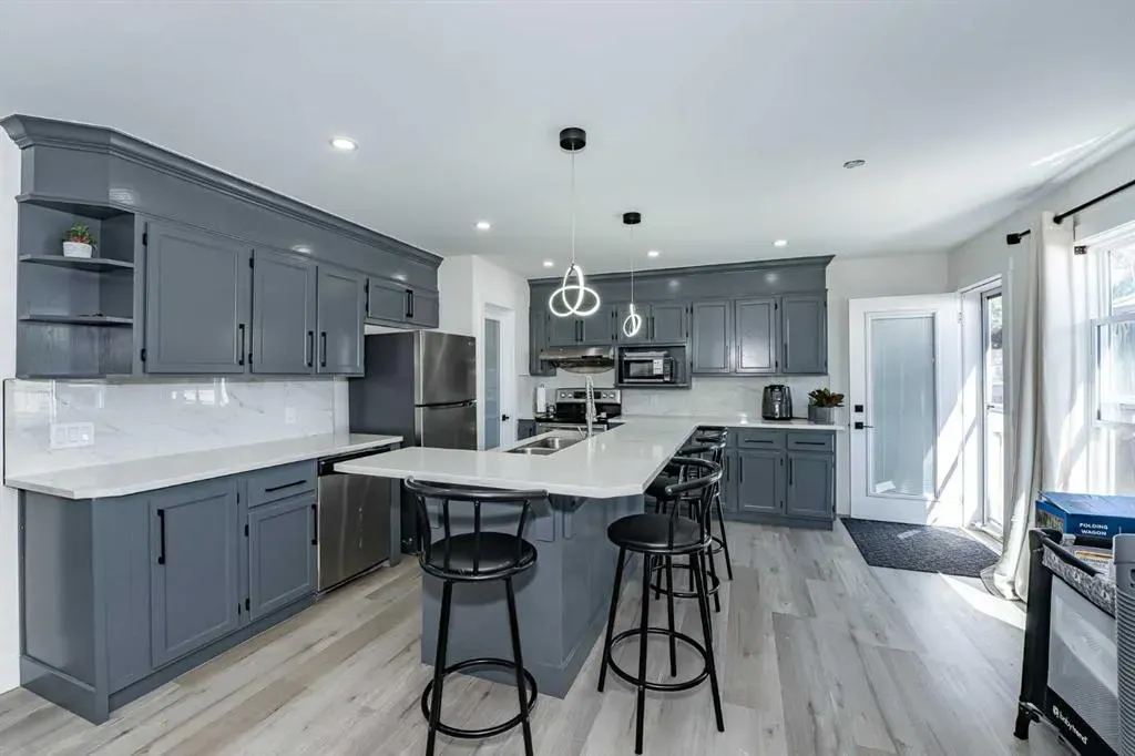 77 Del Ray Road NE