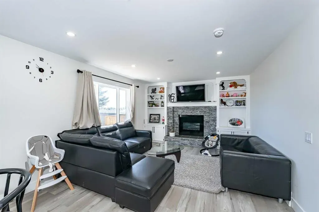 77 Del Ray Road NE