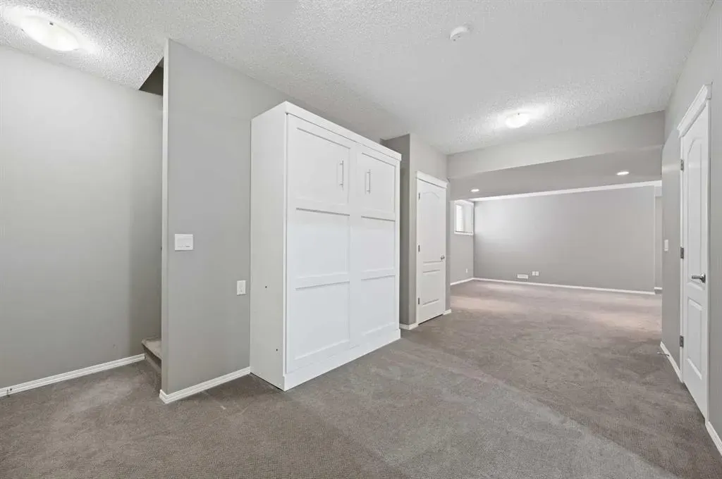 72 Nolanlake View NW