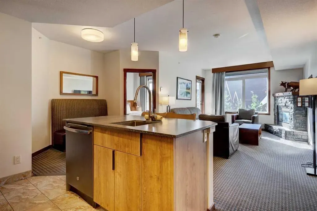 190 Kananaskis Way, #410