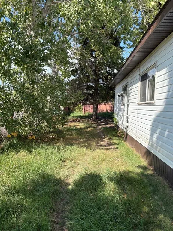 5022 48 Ave