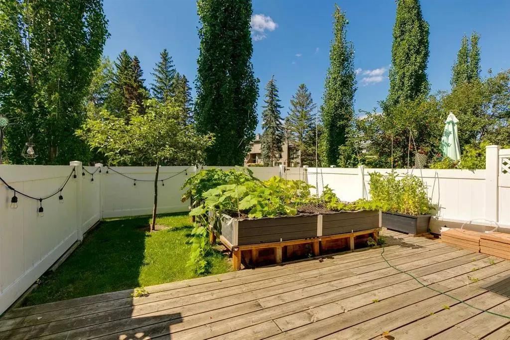 305 Brae Glen Road SW