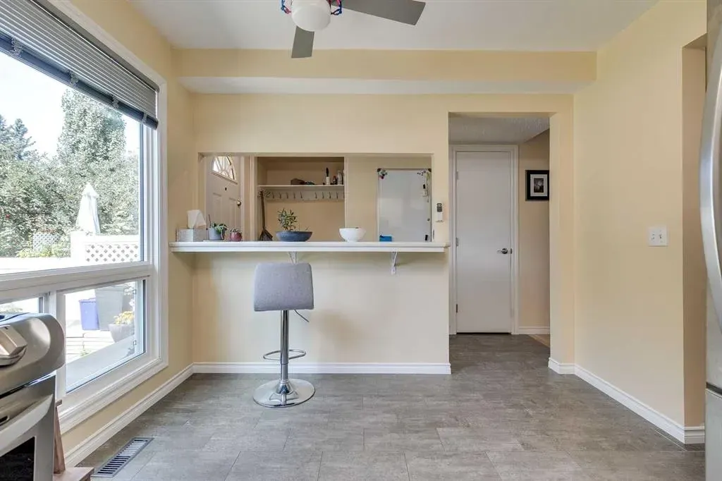 305 Brae Glen Road SW