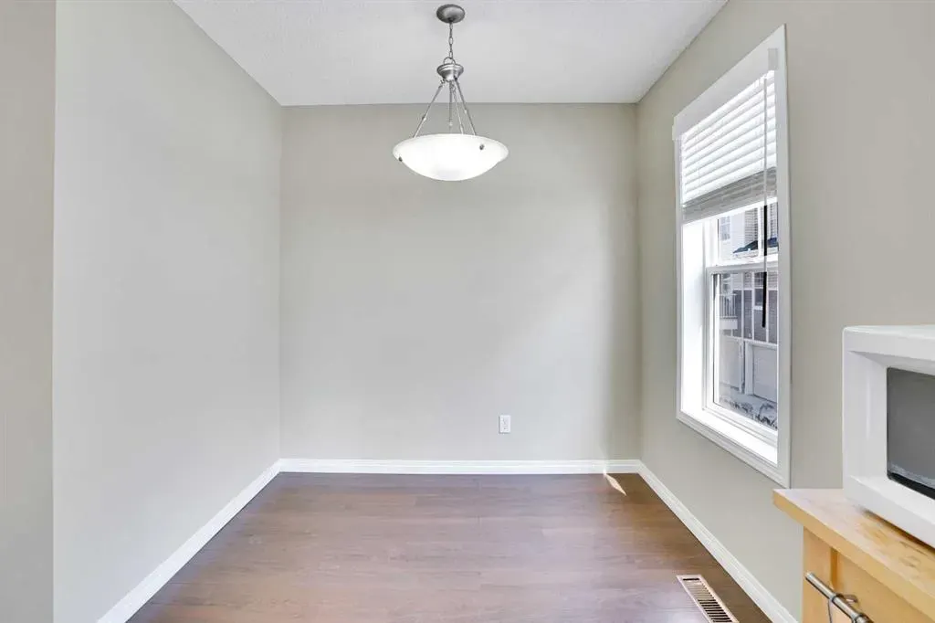 3174 New Brighton Gardens SE