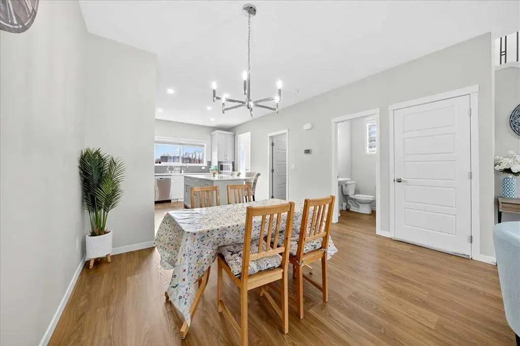 10 Lucas Close NW