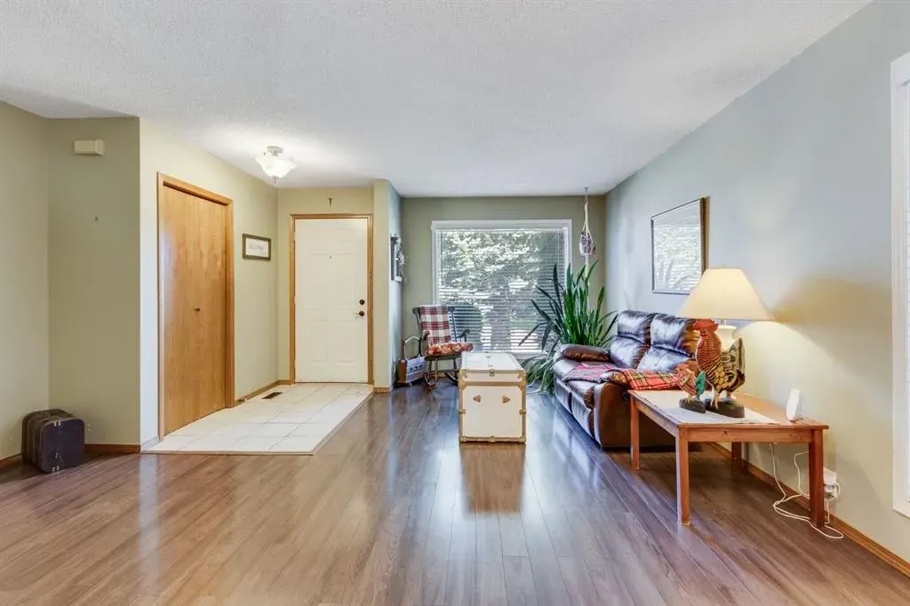 212 Mckerrell Way SE