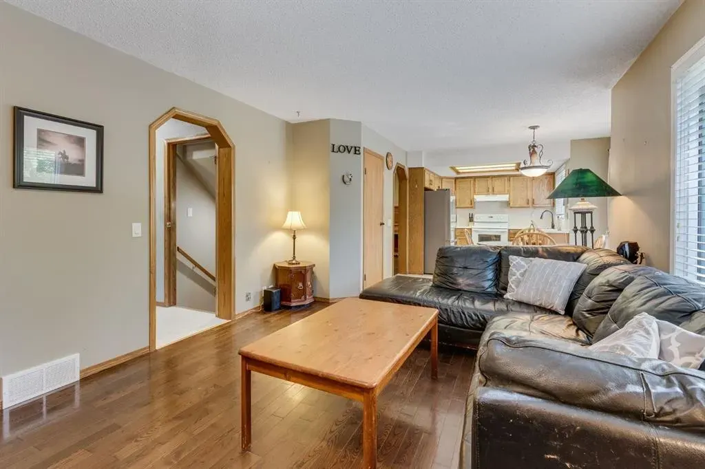 212 Mckerrell Way SE