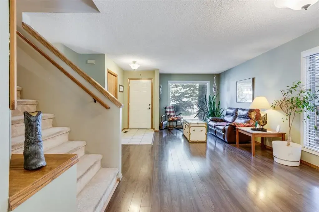 212 Mckerrell Way SE