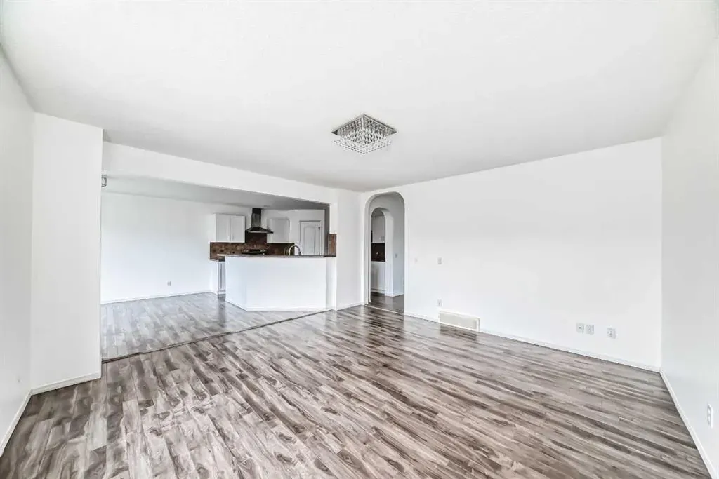 120 Springmere Grove