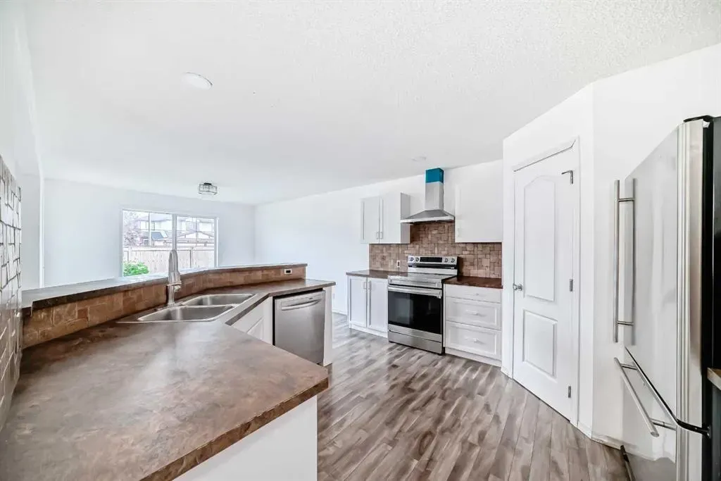 120 Springmere Grove