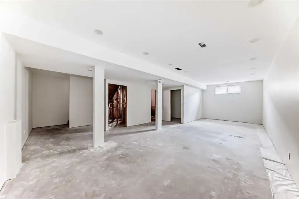 120 Springmere Grove