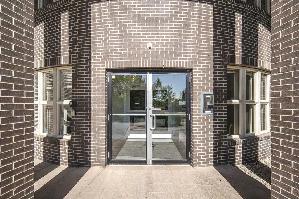 88 Arbour Lake Road NW, #203