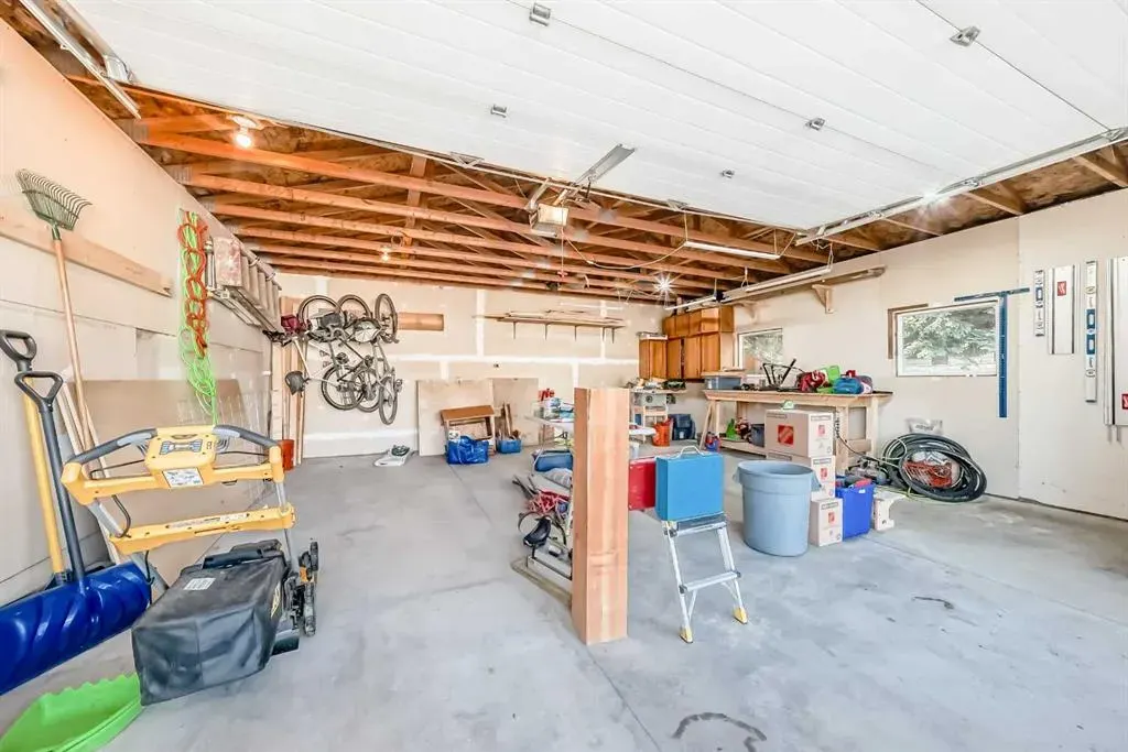 9656 Oakhill Drive SW