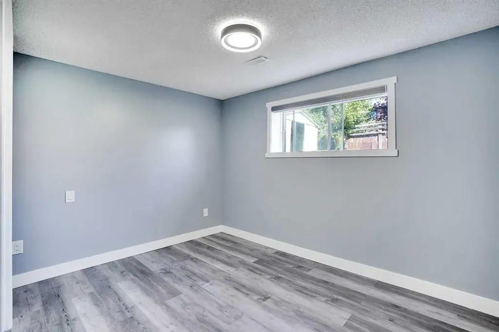 35 Castlefall Grove NE
