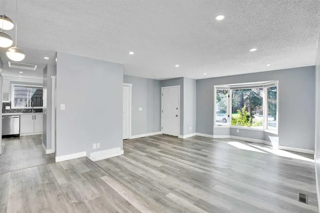 35 Castlefall Grove NE
