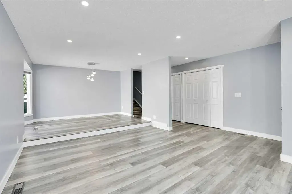35 Castlefall Grove NE