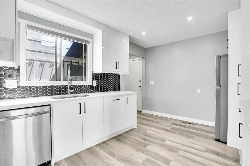 35 Castlefall Grove NE