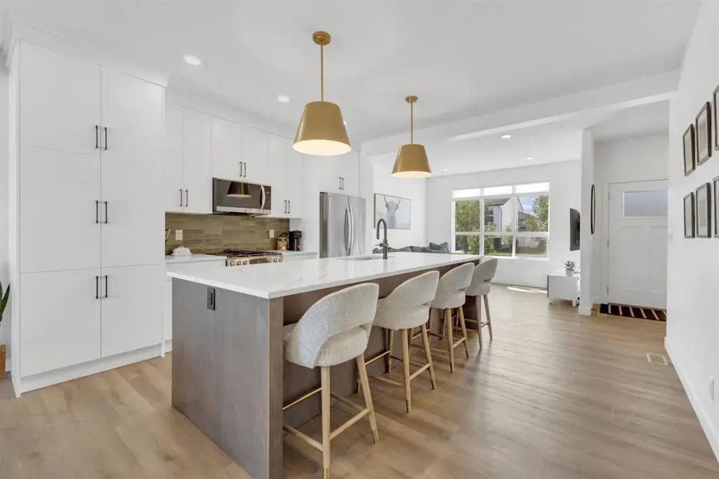 10 Evergreen Way, #A