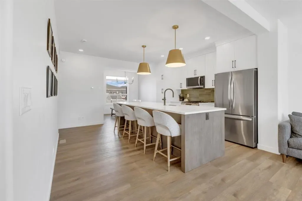 10 Evergreen Way, #A