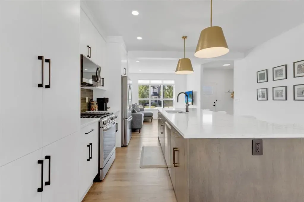 10 Evergreen Way, #A