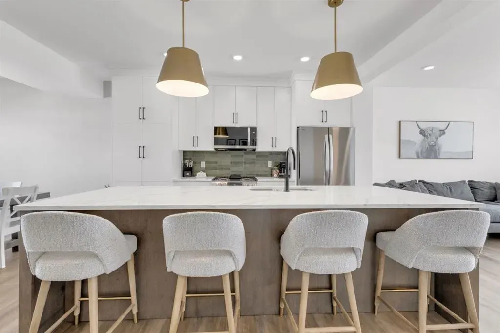 10 Evergreen Way, #A