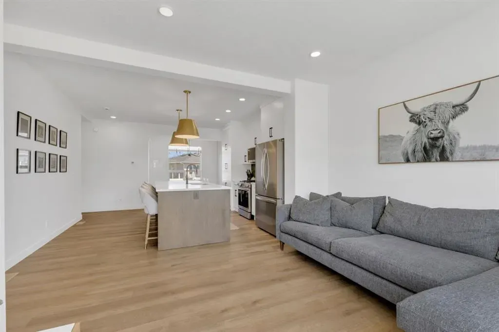 10 Evergreen Way, #A