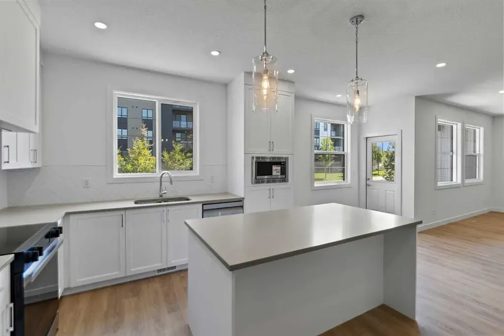 201 Cooperswood Green SW, #1102