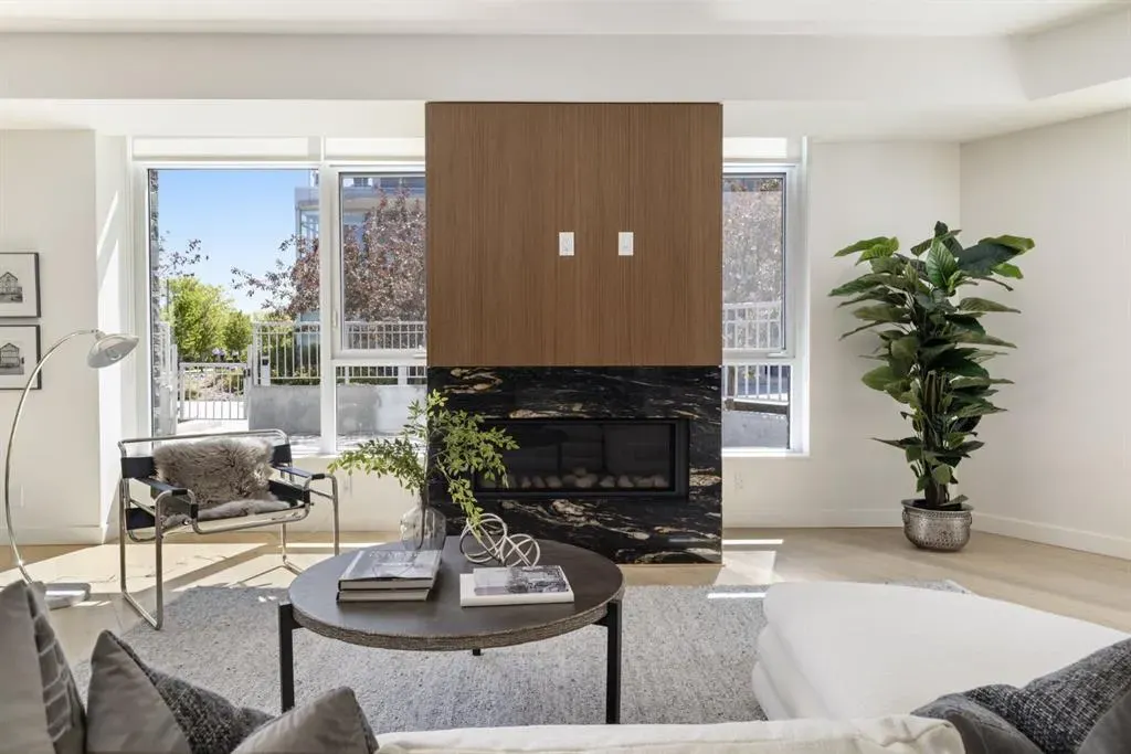 88 Waterfront Mews SW, #102